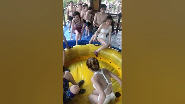 這種鏤空的泳衣你們見過嗎？#身材 #美女 #性感 - 天天要聞