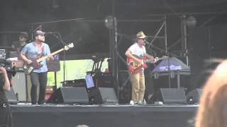 Dr. Dog- &quot;That Old Black Hole&quot; *GREAT SONG* Live (720pHD) at Lollapalooza on 8-3-12