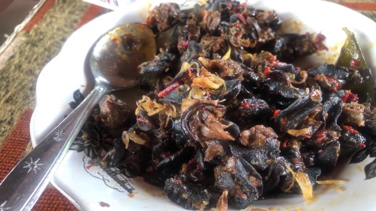 Makanan khas Blitar (sate bekicot & Cenal cenil) madhang ra madhang