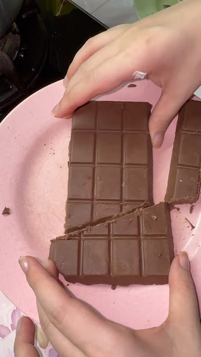 HOW CAN THERE BE MORE THAN 1 CHOCOLATE?