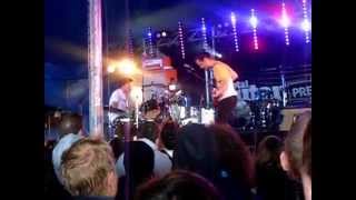 Quadrupède - Rhododendron - Live @ ArcTanGent 2015