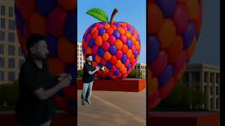 The mascot vibrato assistant placed on the football field is popular, co-produced, creative