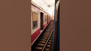 parallel departure from HOWRAH Jn #howrah #india #indianrailways #railfans #kolkata