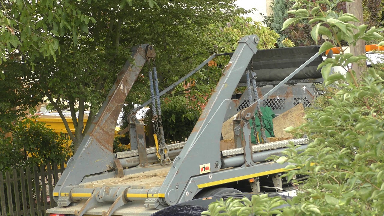 airshow schedule share Mercedes Skip lorry seen Cambridge UK 27sep19 1125a