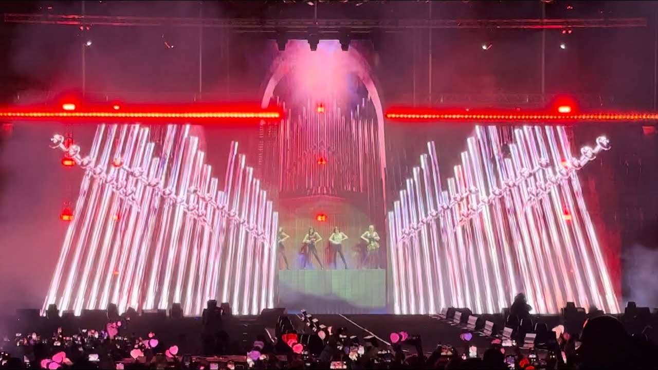 BLACKPINK - KILL THIS LOVE / RIYADH CONCERT
