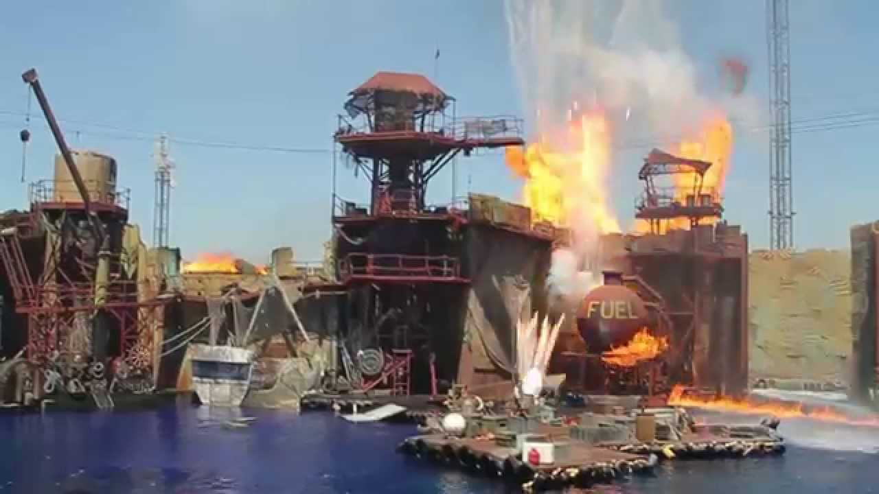 WaterWorld 2.0 Full Show at Universal Studios Hollywood - YouTube