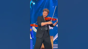 Shahrukh Khan Is Playing Violin Srk Iifaa Violin Mohabbatein Shorts Viral Shahrukhkhan 