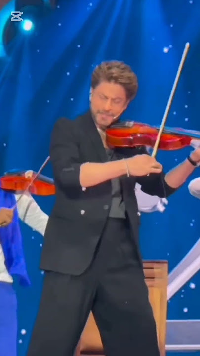 Shahrukh Khan Is Playing Violin🎻 #srk #iifaa #violin #mohabbatein #shorts #viral #shahrukhkhan