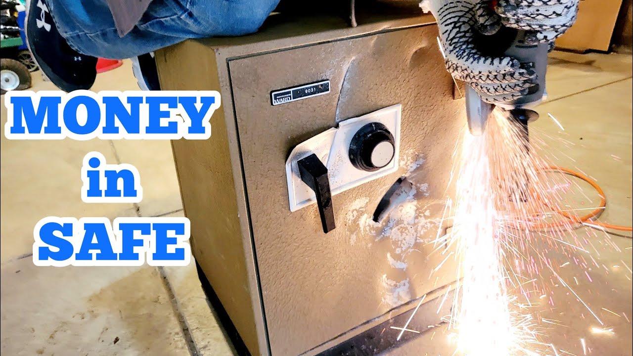 FOUND MONEY IN SAFE I Bought Abandoned Storage Unit / Storage Wars ...