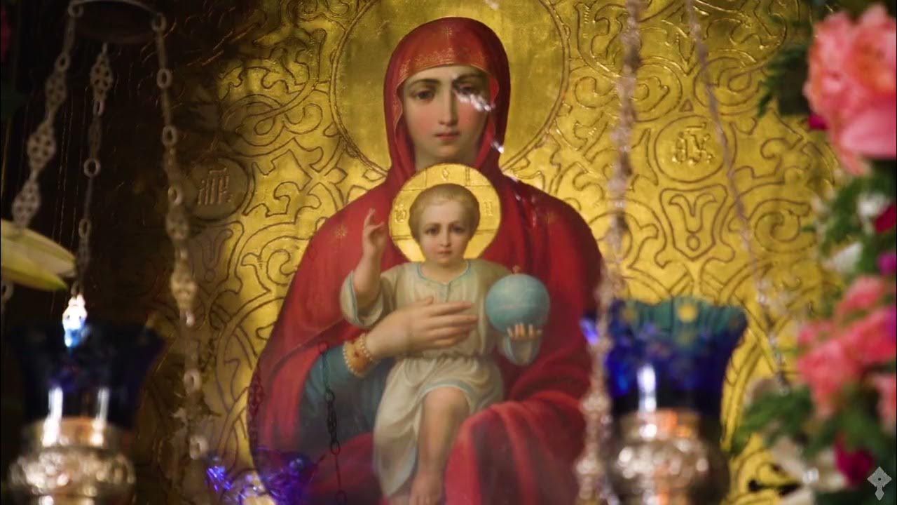 регент церковного хора. в храме поют богородицу. человек молится в храме. казанская икона божией матери в храме. архимандрит мефодий валаамский монастырь.