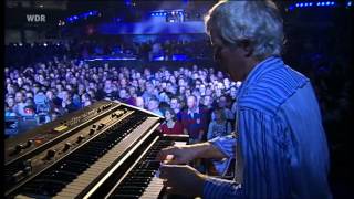 Vignette de la vidéo "Van Der Graaf Generator - Darkness (11/11) - Live Rockpalast 2005"