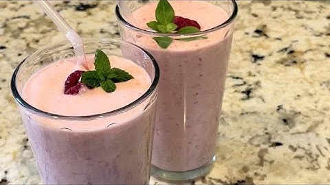 Raspberry and Fresh Peaches Smoothie
