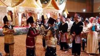 Tarian Indah Resepsi Adat Minang di Gedung Carani, TMII