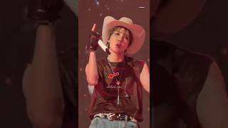 #taehyung #jhope #btsv #kimtaehyung #bts #btsarmy #bangtanboys #kpop #trending #viral #shorts