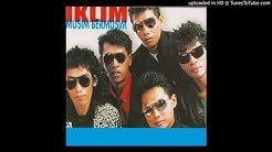 Iklim - Patah Ranting Di Cermin Usia - Durasi: 4:11. Iklim - Patah Ranting Di Cermin Usia - Durasi: 4:11.