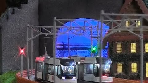 Modeling Railroad Signal Systems: Make Simple Green & Red Signals