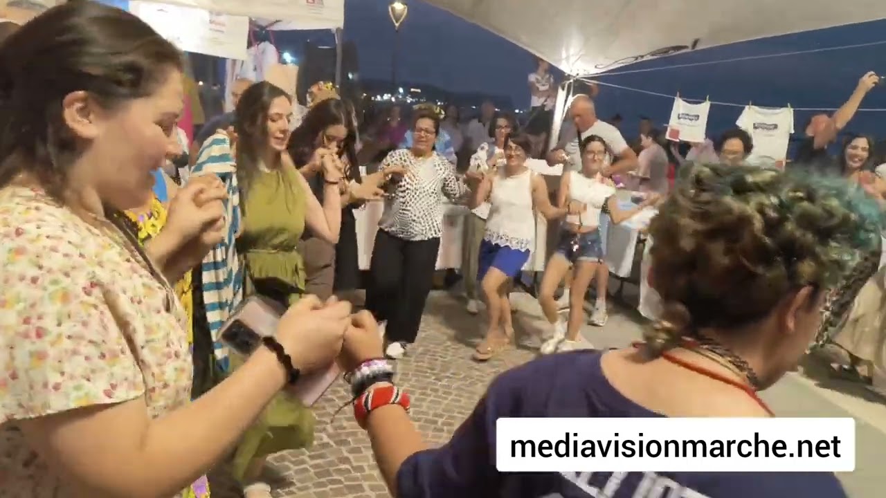 LA GIOIA DI FARE FESTA