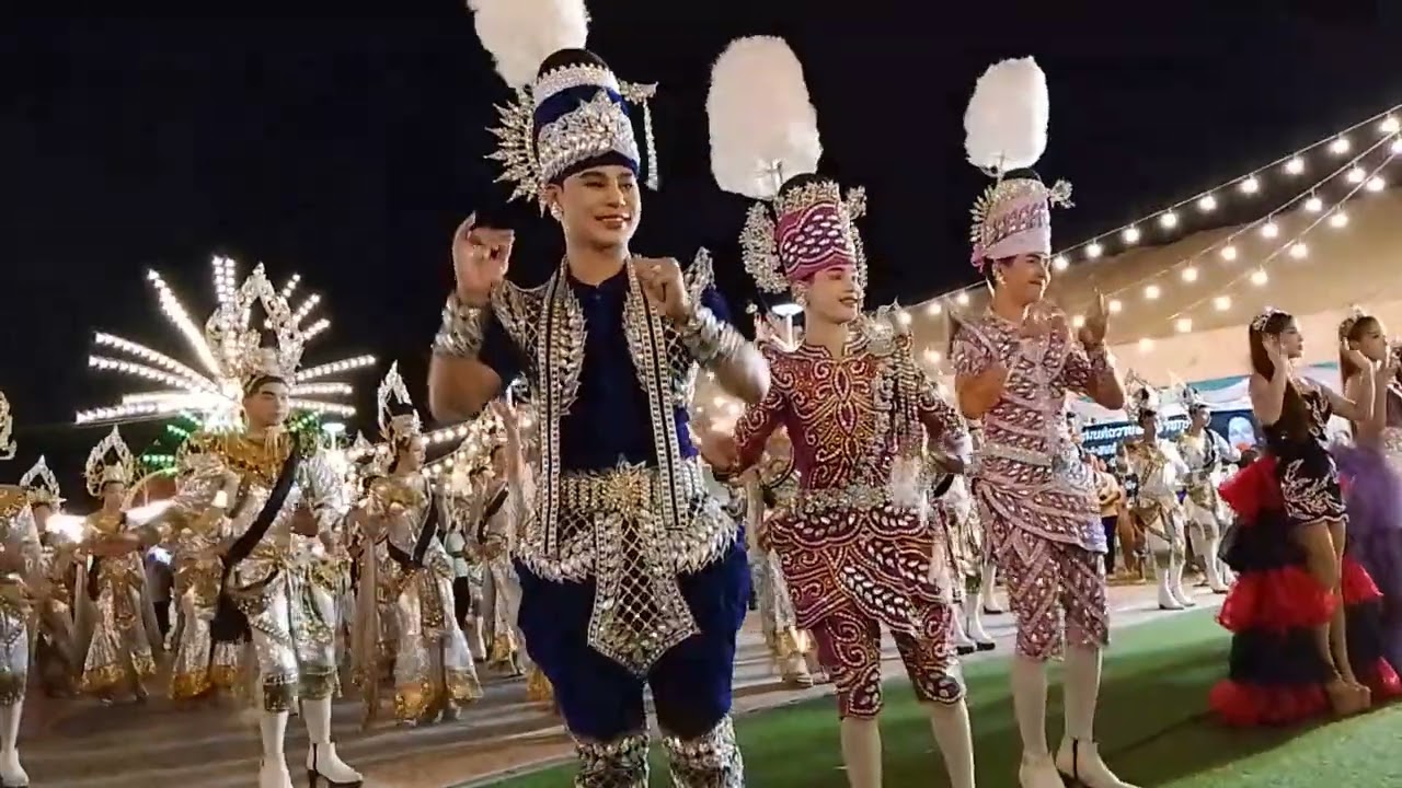 รำถวายพระเอกนางเอก@ วันใหม่ลำเพลิน Official