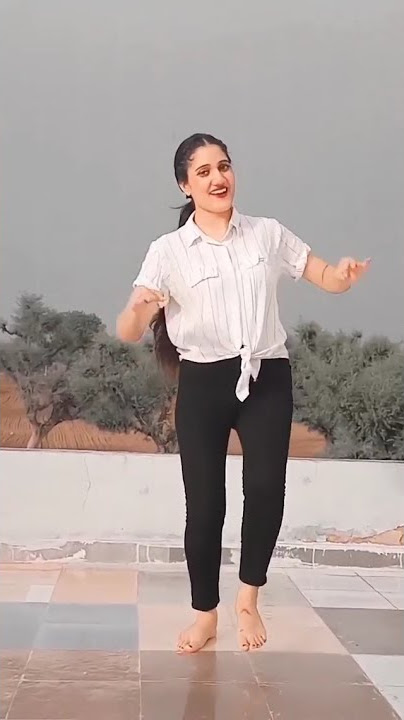 botal wargi janudi #newreels#newvideo#rajasthani #priyansi#dance#like #share#viralvideo#trending#dj