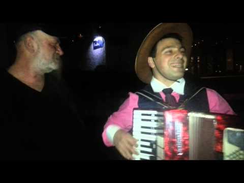 Isys Angelov -