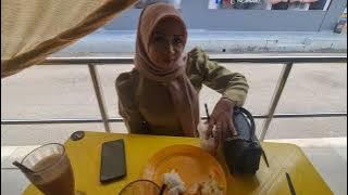 EN DIN ISTERI & ANAK DARI JENGKA 4 DATANG MENJAMU SELERA ASAM PEDAS & COCONUT SHAKE