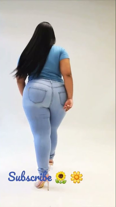 Glamorous 💋💖 models lifestyle curvy woman👩in blue jeans style. plus size women fashion beauty.bbw