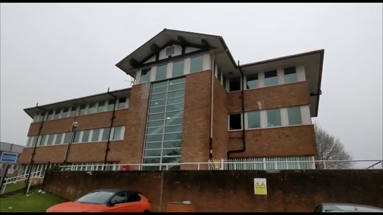 2 Bedroom Apartment to Let, Castleview House, Runcorn YouTube