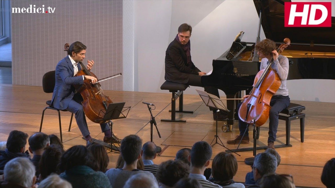 Master Class: Gautier Capuçon - Saint-Saëns: Cello Concerto No. 1 in A Minor Master Class: Gautier Capuçon - Saint-Saëns: Cello Concerto No. 1 in A Minor