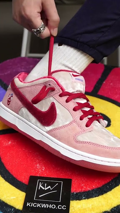 How to lace Strange Love X Dunk Low SB ‘Valentine’s Day’❤️.#sneakers #nike #shoelacestyle #shoes