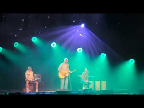 17 Year Old Problems by Walker Hayes Live at the Orpheum Theatre in Sioux City, IA on 10/19/25.
