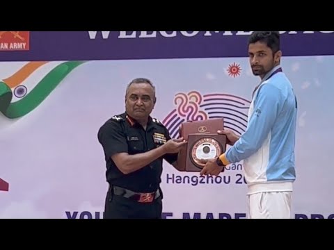 Army Chief General Manoj Pande Give Prize Asian Games won silver medal Neeraj Maan Indian rowing