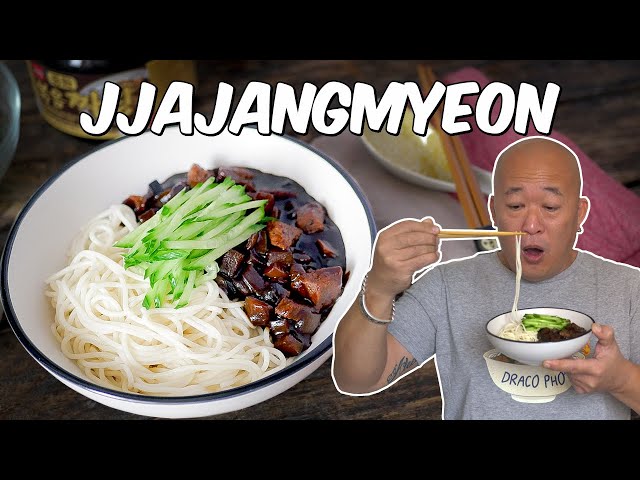 Nouilles coréennes à la pâte noire de soja (jajangmyeon ou