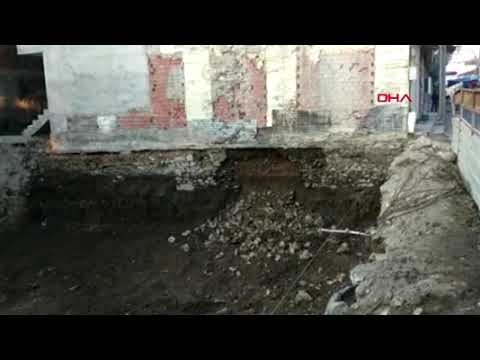 Bursa'da zemininde kayma olan 4 katlı binaya tahliye