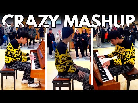 Crazy MASHUP al PIANOFORTE in pubblico