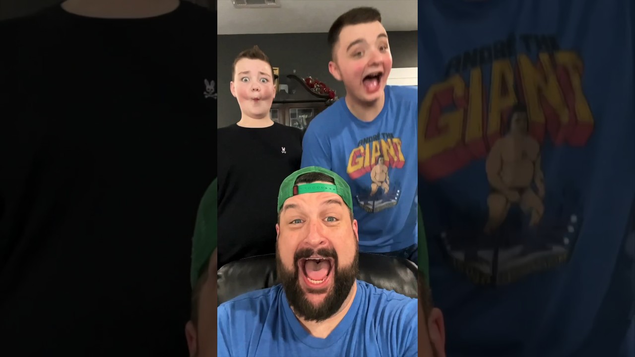 Strange Family!! 😜🤣 