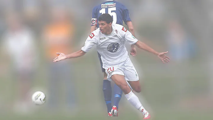 Ryan De Vries - Striker