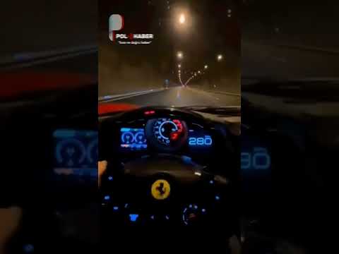 Bir sürücü Ferrari marka aracıyla tünel içerisinde 300 km hız ile ilerledi.