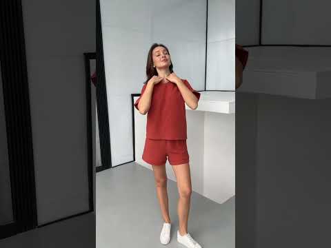 Теракотовий бавовняний жіночий костюм (шорти та футболка з коротким рукавом), видео 1