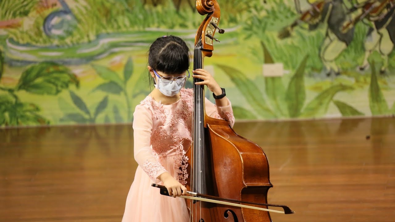 Jackie plays double bass D Major scale Good King Wenceslas Can Can