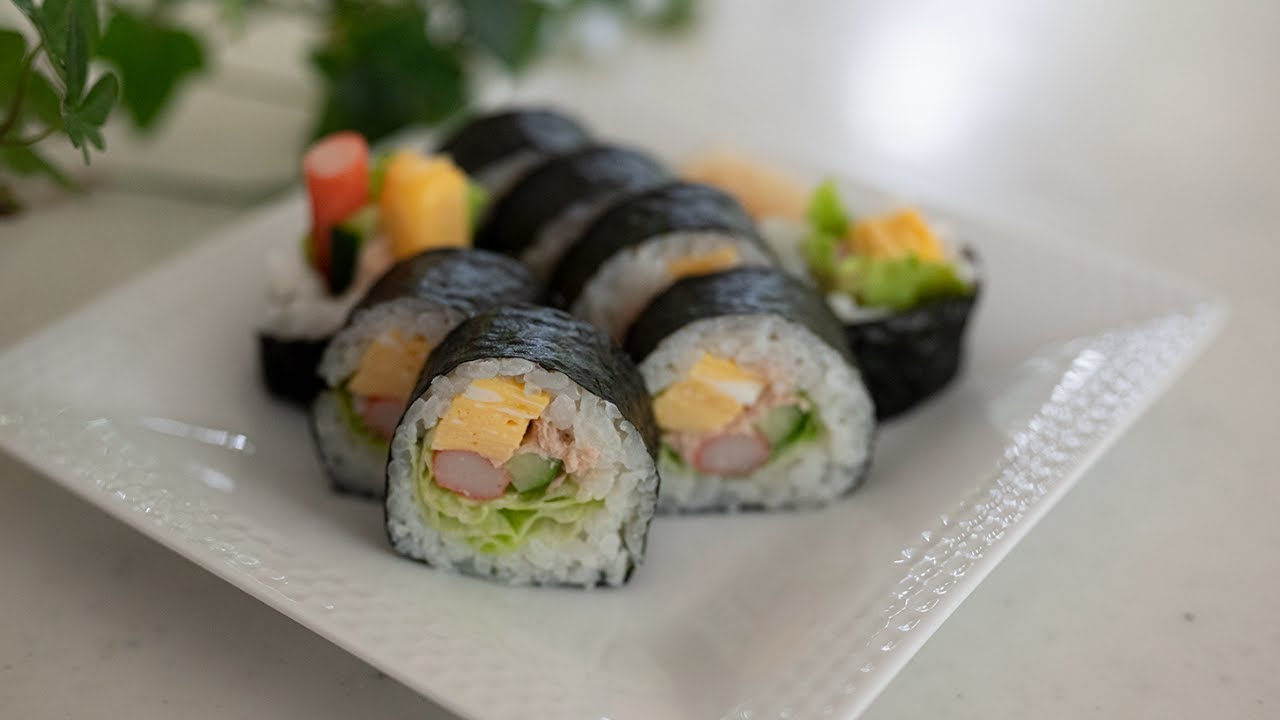 SALAD MAKI SUSHI ROLL | The most popular fusion-style Sushi that is loved by everyone! | Kitchen Princess Bamboo