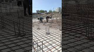 Армируем плитный фундамент #construction #монолитнаяплита #монолитныеработы