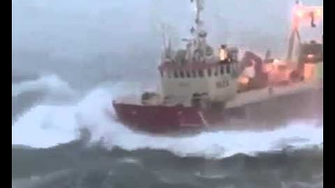 مشهد لسفينة تقاوم الأمواج يارب لطفك! القارئ: يوسف أبكر