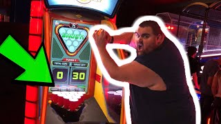 CHEATED ON THIS ARCADE GAME TO GET THE JACKPOT!!! || ClawBoss