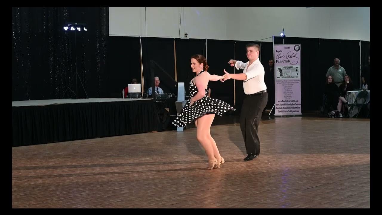 Scale paradise dancer 2. Майкл джексон танец лунная походка. Танцор короля. Кукла king of pop dangerous. Танцор короля.