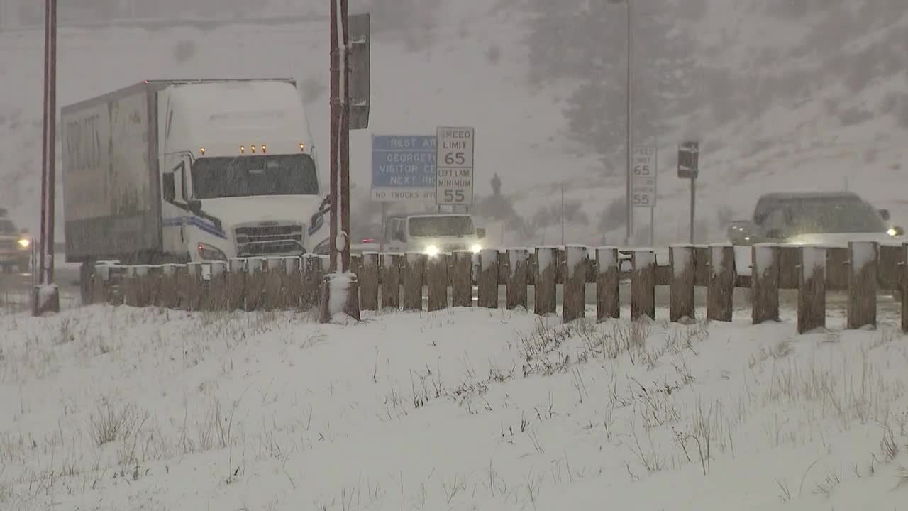Mess Driver 'Absolute mess': Drivers spend hours of their holiday battling winter ...