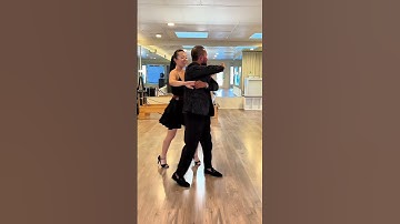 Alejandro Sol and Lorel Sim dancing Salsa LA Style!