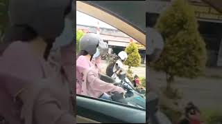 Gak Sengaja Ketemu Mantan di Jalan Pas Ldanu Merahshorts