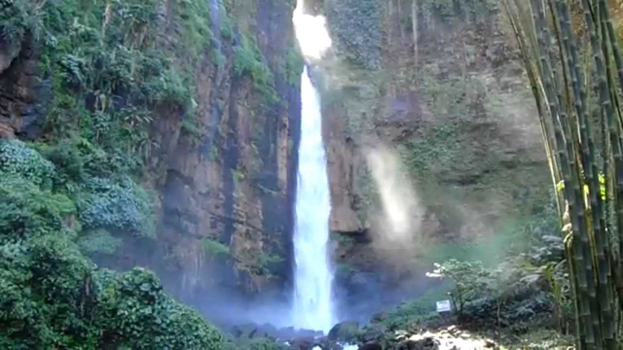 Air Terjun Kapas Biru  Antrukan Telu Pronojiwo 