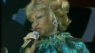 Celia Cruz y Johnny Pacheco Canta "Oye Como Va"