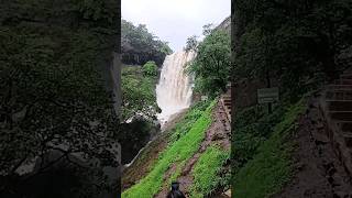 What a Fall.. #trekking #monsoon #waterfall #bhandardara